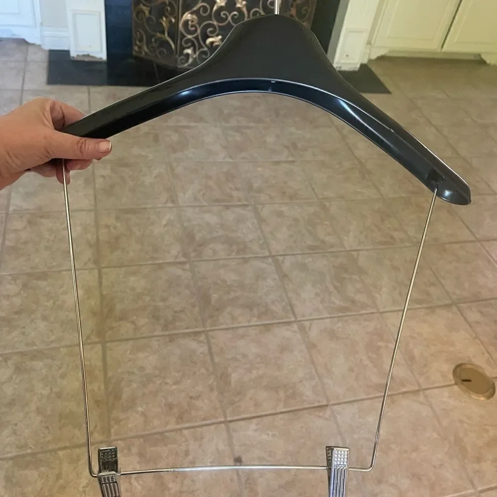 Bb1 Plastic Concave Store Display Outfit Hangars!